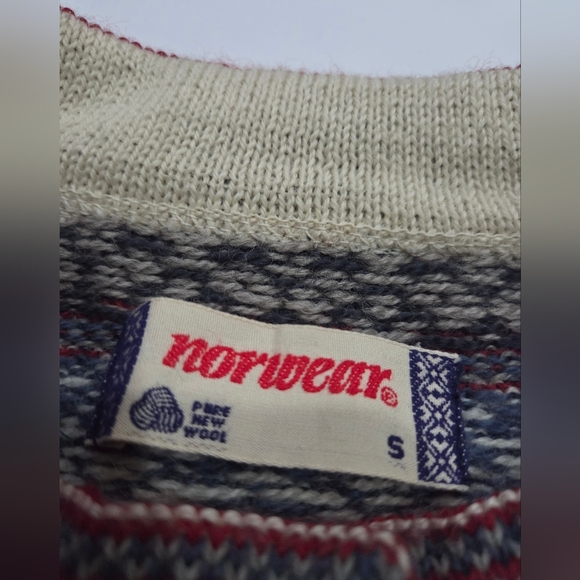 VTG Norwear Women"s Cardigan with Metallic Buttons Sz.S Wool - Picture 5 of 10